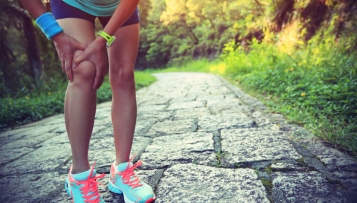 Knieprobleme durch Sport – Experteninterview zu Diagnose und Behandlung