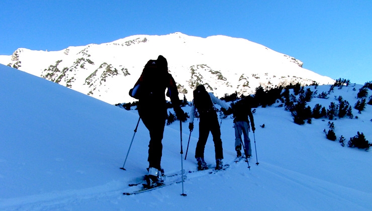 Skitour – diese Ausrüstung muss mit